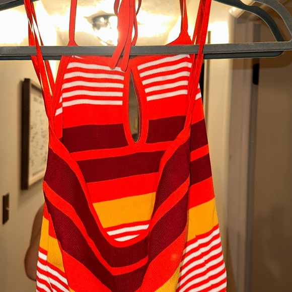 Halter open back NY & Company tank - Picture 3 of 3